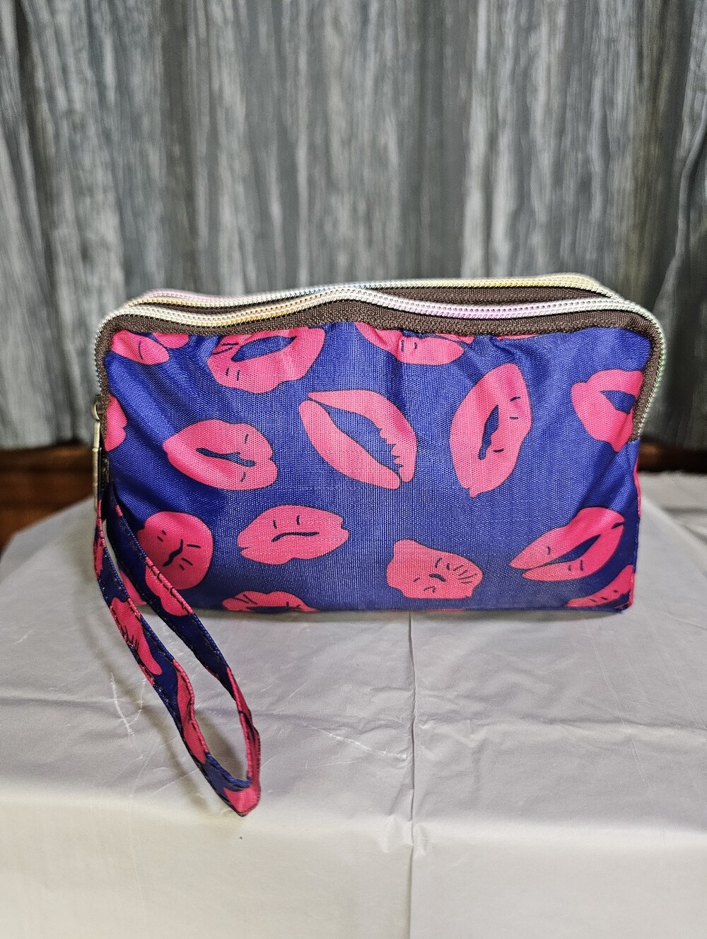 Everyday Essentials Bag - Kiss & Tell